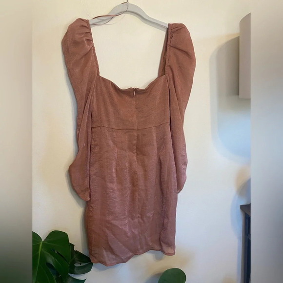 NWOT ASTR the label|| Maeve Shimmer Peach Mini Dress.W/ puff sleeves Hol… - Picture 10 of 11